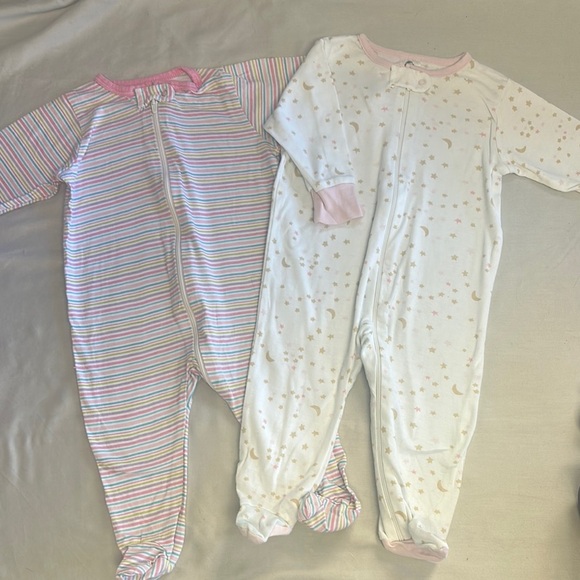 Gerber - set of 2 Pink and White Footies One Piece Sleepers - Picture 1 of 5